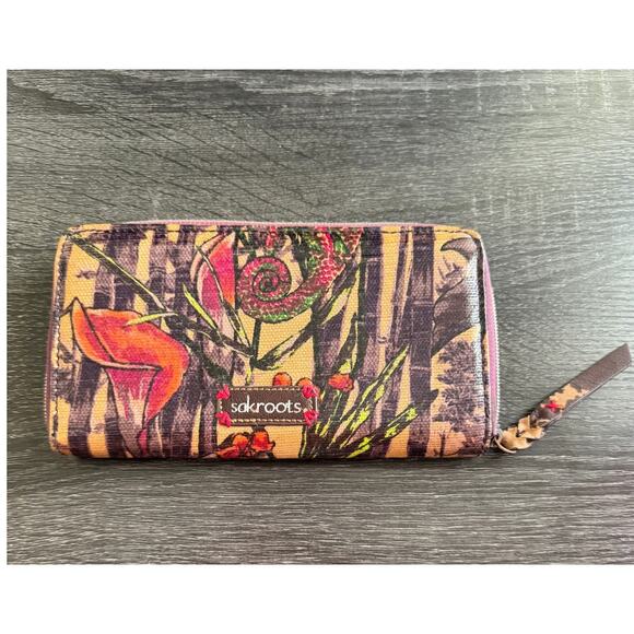 Sak Roots Embroidered Lizard Wallet Multi Color Many Card Slots And Compartments - Picture 2 of 9